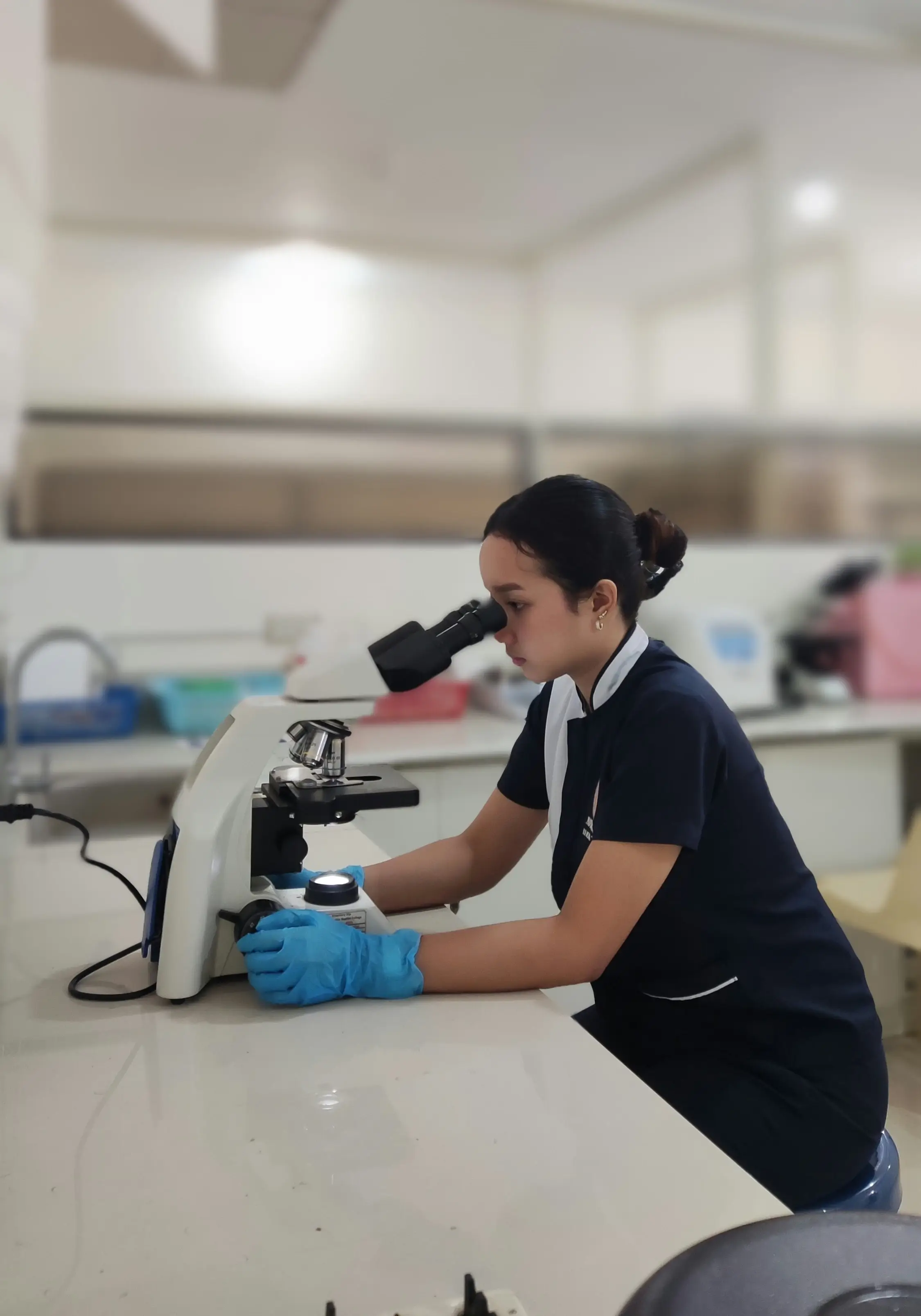 Allied health students in lab